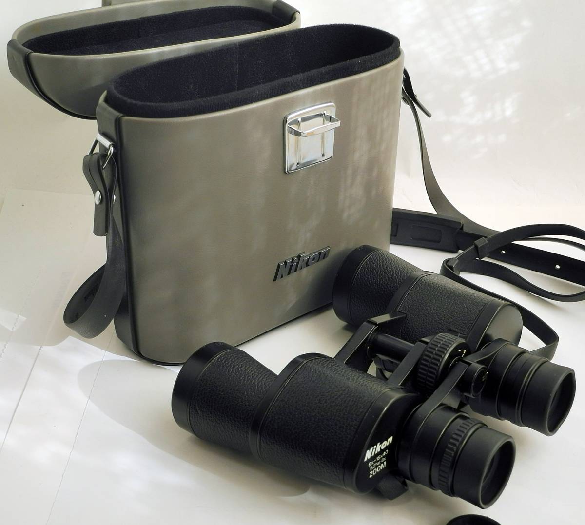 人気定番，本物保証 完動 Nikon zoom 双眼鏡 8 16X40 5.2&deg;at8 ケース入(ニコン)｜売買されたオークション情報、yahooの商品情報をアーカイブ公開 - オークファン ニコン
