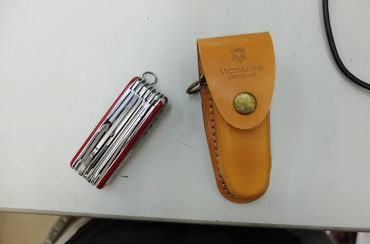 スイスチャンプ ビクトリノックス VICTORINOX Victorinox マルチツール 1.6795 VICTORINOX(ビクトリノックス) victorinox | 33機能 スイス スイスチャンプT2 国内正規品 #1.6795.T2 1個（直送 アウトドア