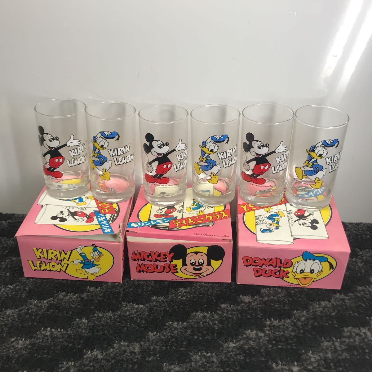 852 キリンレモン ディズニーグラス 保管品 当時物 ミッキー ドナルド 6個 3箱セット グラス コップ 昭和レトロ グラスセット キリン 売買されたオークション情報 Yahooの商品情報をアーカイブ公開 オークファン Aucfan Com