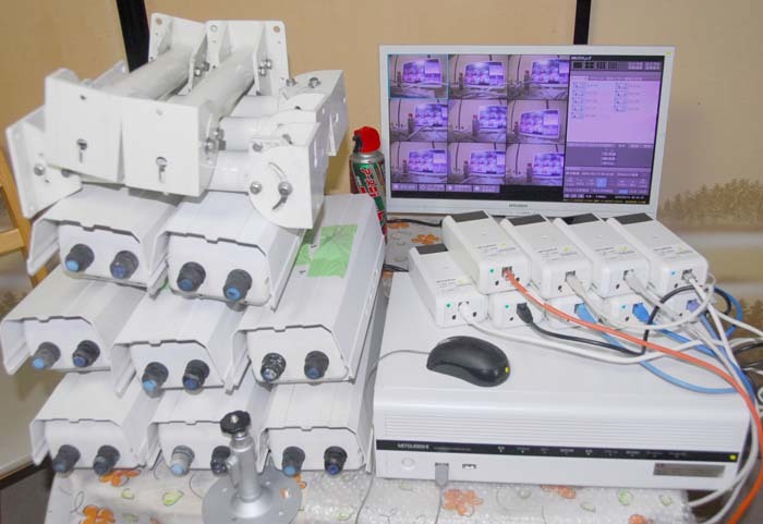 三菱レコーダ・NR－3500＋三菱専用カメラ4台＋ハウジング4本＋