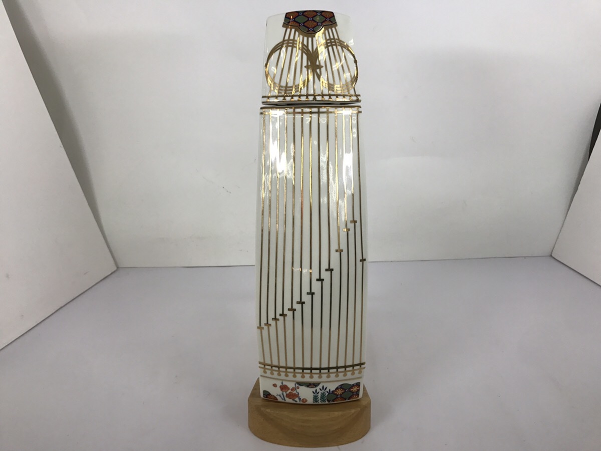 サントリー リザーブ ハープ型ボトルSUNTORY SPECIAL RESERVE 600ml 43