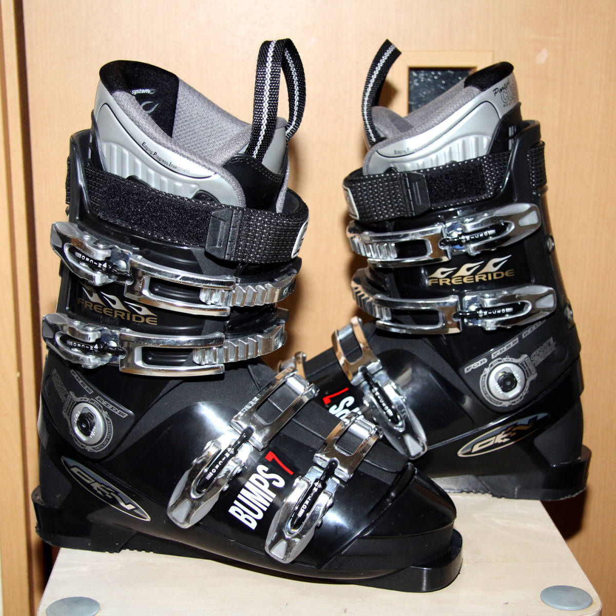 GEN BUMPS7 スキーブーツ ゲン BUMPS 美品_即日発送GENFACTORY ⁄ 0