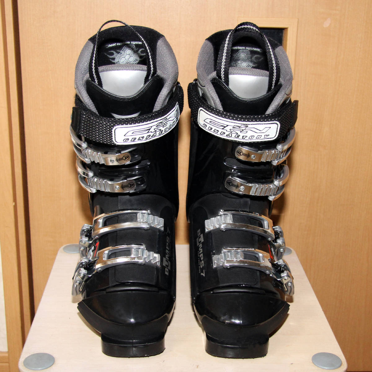 GEN BUMPS7 スキーブーツ ゲン BUMPS 美品_即日発送GENFACTORY ⁄ 0