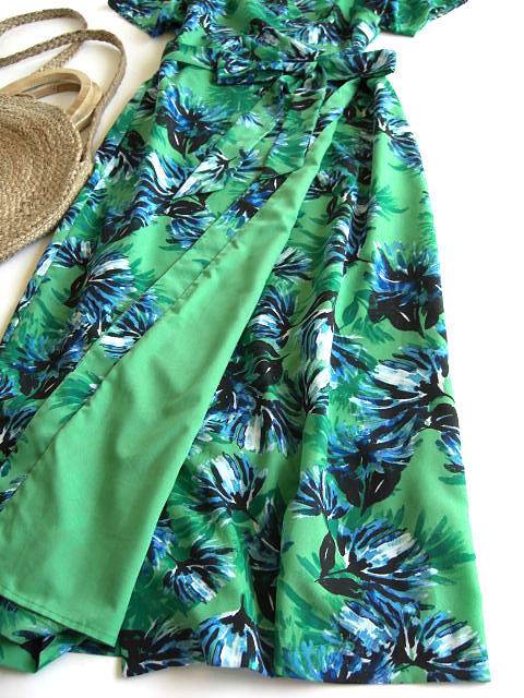 バナナリパブリックbanana Republicカシュクールプリントワンピース グリーンブルーボタニカル花柄 女性用 売買されたオークション情報 Yahooの商品情報をアーカイブ公開 オークファン Aucfan Com