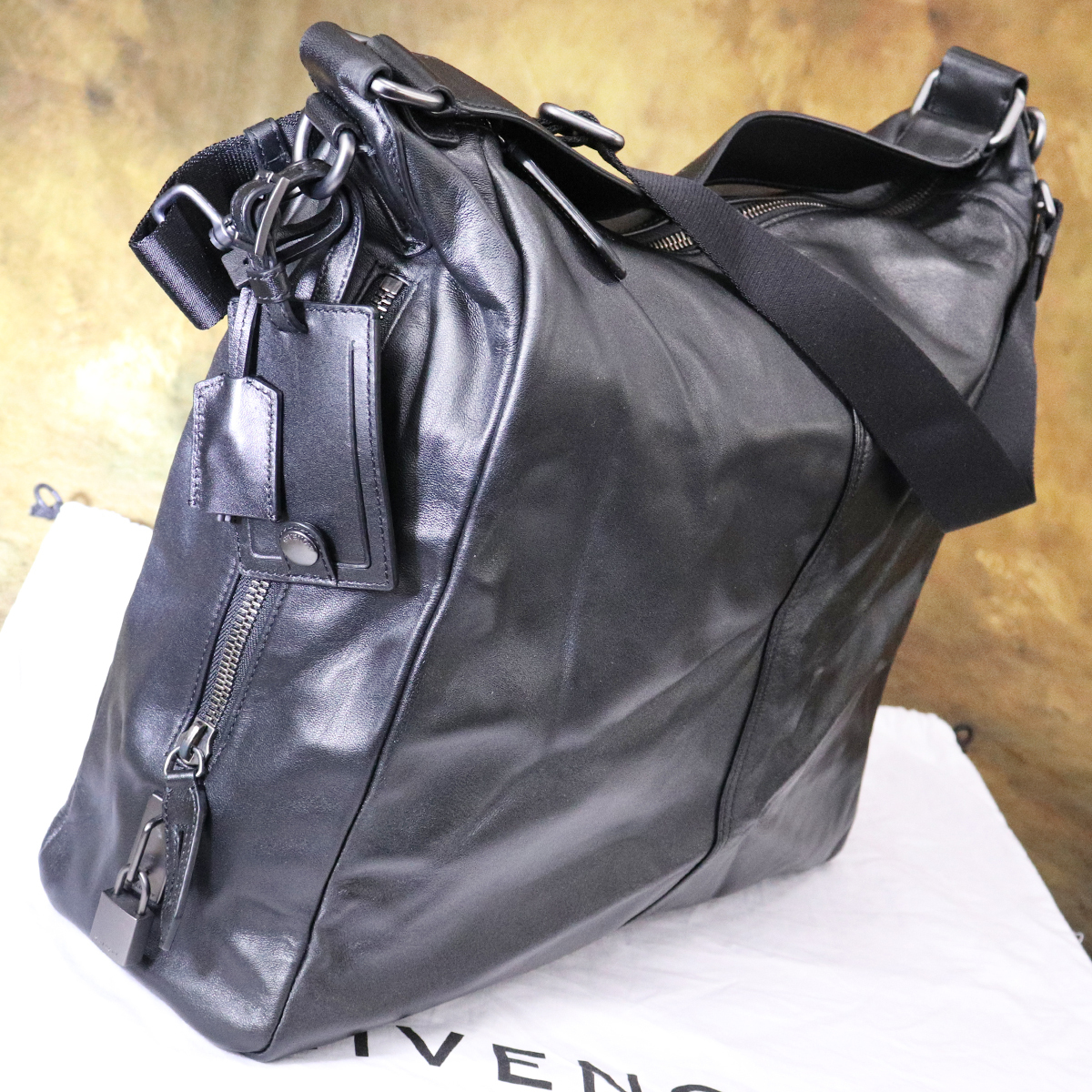 美品 本物 正規品 GIVENCHY メンズ レザー 3way トートバッグ 黒 本物 ジバンシィ MAXI HOBO メンズレザーエディターズバッグ ブラック