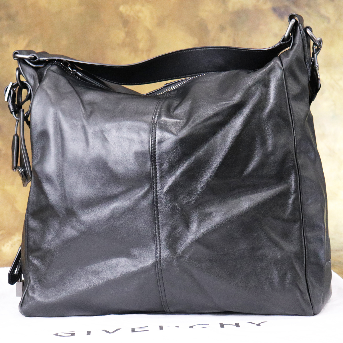 本物 ジバンシィ MAXI HOBO メンズレザーエディターズバッグ ブラック