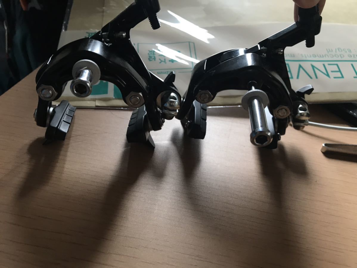 0 シマノ SHIMANO キャリパーブレーキ 前後セット BR-R7000 BR-5501 SHIMANOシマノ 前後キャリパーブレーキ BR-5800 1 シマノ105 ブレーキ JZ074 「シマノ キャリパーブレーキ前後セット(シルバー)