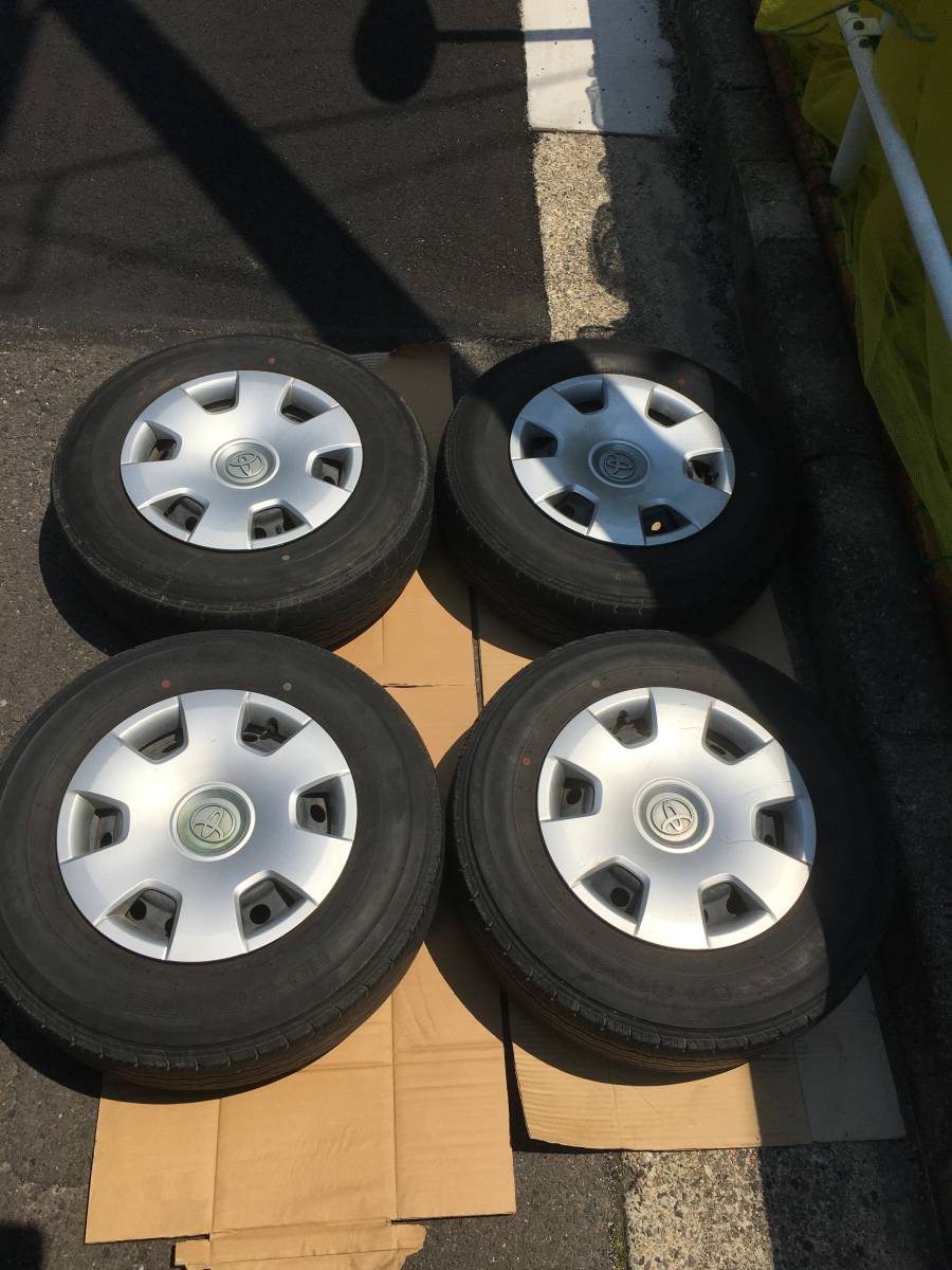 ハイエース 200系 純正ホイールキャップ 4枚セット（15インチ ホイール 