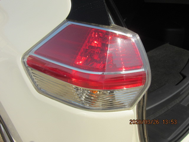  日産 エクストレイル T32/NT32/HT32/HNT32 前期 左テール 外側 破損無し 純正 KOITO 220-17939(テールライト)｜売買されたオークション情報、yahooの商品情報をアーカイブ公開 - オークファン 日産用