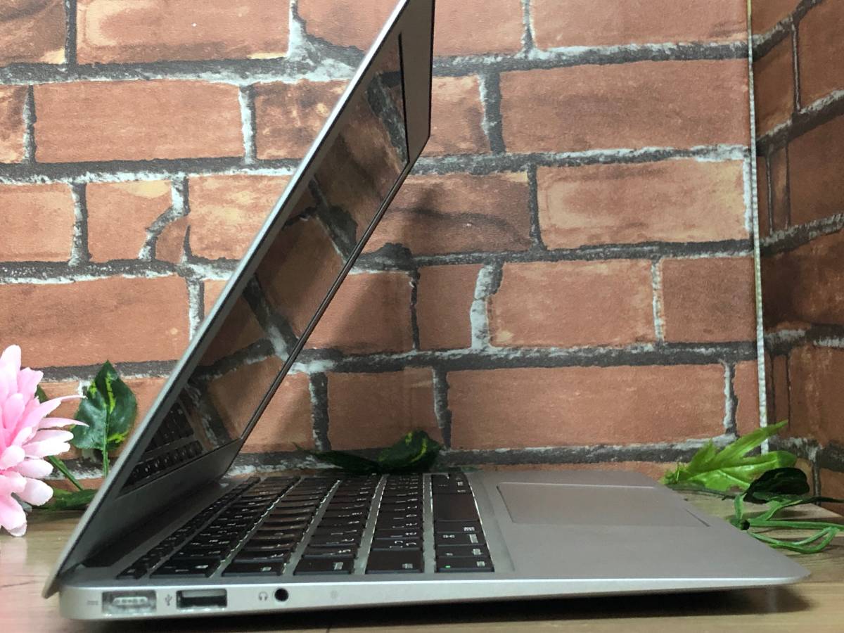 純正激安 MacBook Air 2011(MC968J/A)[Core i5(2467M)1.6Ghz/RAM:4GB