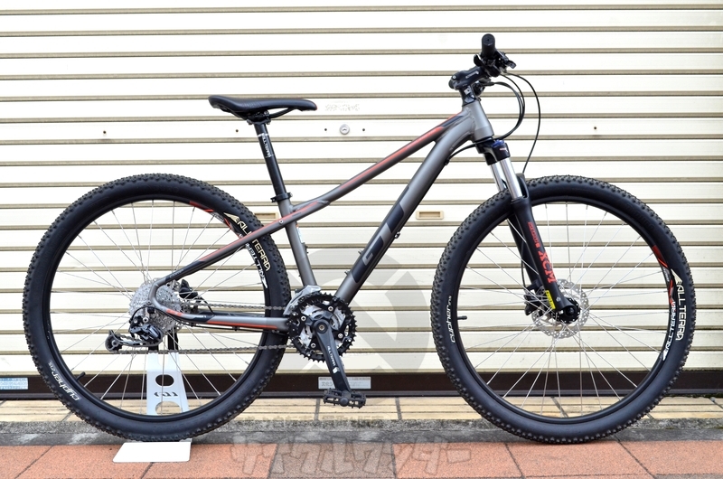 定番人気 GT AVALANCHE COMP アルミ マウンテンバイク 27.5インチ サイズ XS 品(XSサイズ以下)｜売買されたオークション情報、yahooの商品情報をアーカイブ公開 - オークファン ハードテイル