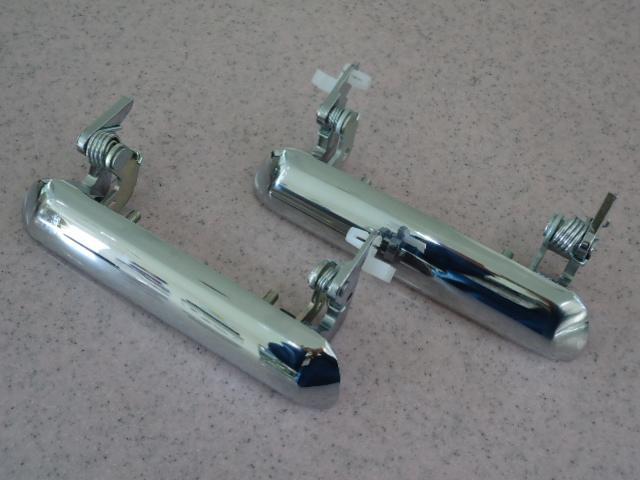 ｛so｝ ★☆ Ｂ１２０ Ｂ１２１ Ｂ１２２ サニトラ ドアキャッチ 左右セット 新品 ☆★