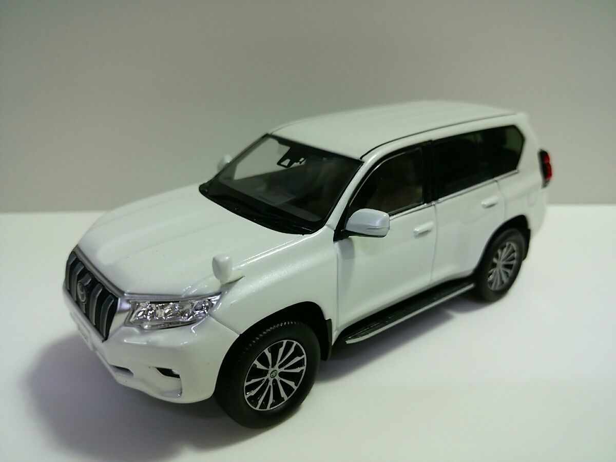 トヨタ ランドクルーザー 1⁄30 プラド TOYOTA 後期 ミニカー | 新型