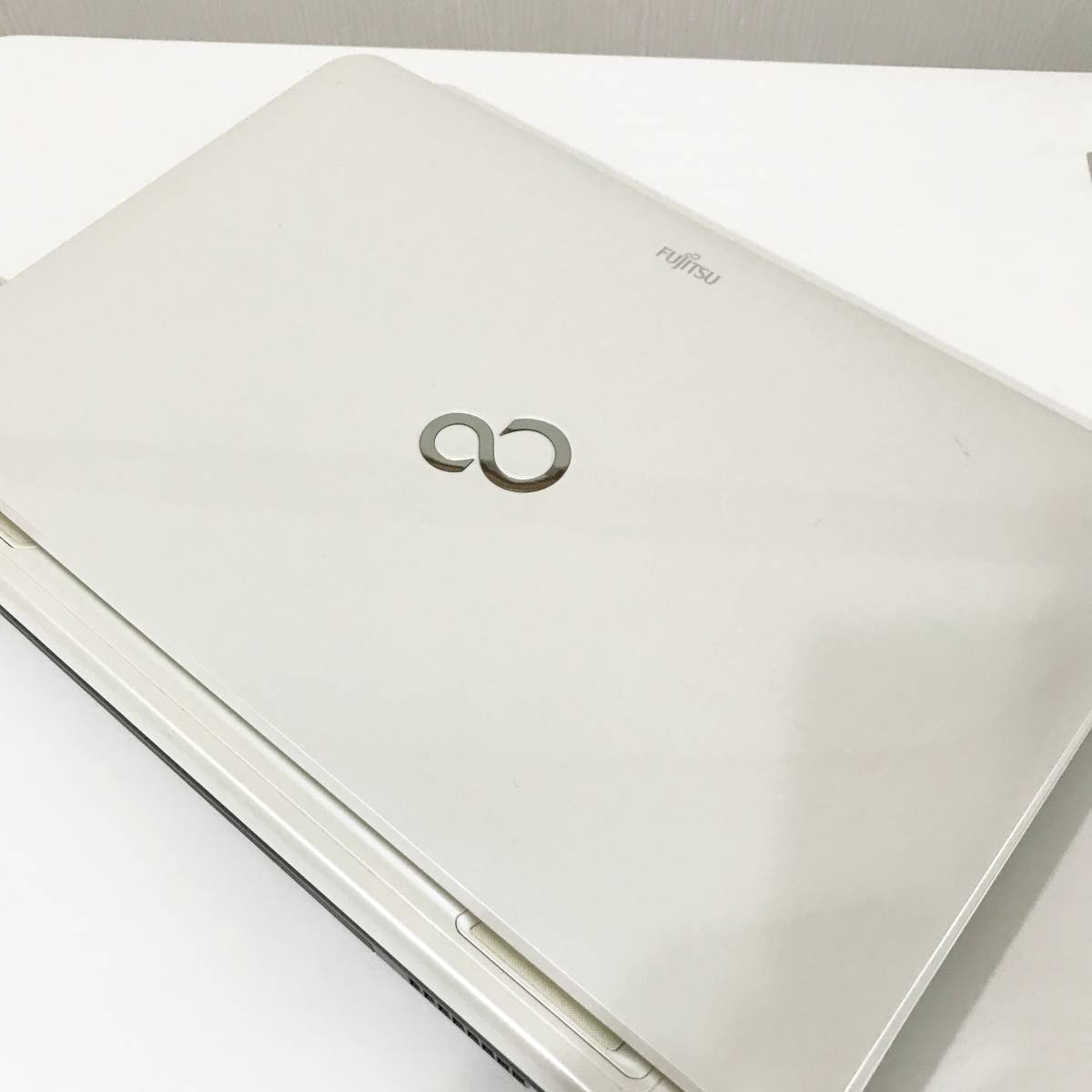 1円~ 爆速SSD480GB☆メモリ8GB+高性能Core i7 美品 AH77/D Office Windows10 64bit Blu-rayドライブ 富士通 LIFEBOOK 白 ノートPC ホワイト 高速Core i7(第7世代)☆メモリ8GB+爆速新品SSD480GB富士通 AH77⁄B1 SSD-CK480S⁄J EXCERIA 第8世代の中古品・新品・未