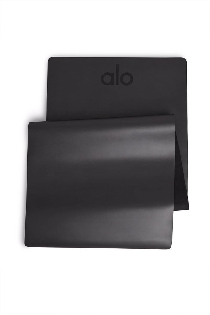 人気，格安 alo yoga アローヨガ ノンスリップ トラベルマット ブラック(マット)｜売買されたオークション情報、yahooの商品情報をアーカイブ公開 - オークファン マット