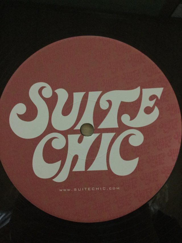 驚きの破格値，本物保証 Suite Chic "Uh Uh " Feat. AI 安室奈美恵(安室奈美恵)｜売買されたオークション情報、yahooの商品情報をアーカイブ公開 - オークファン あ行
