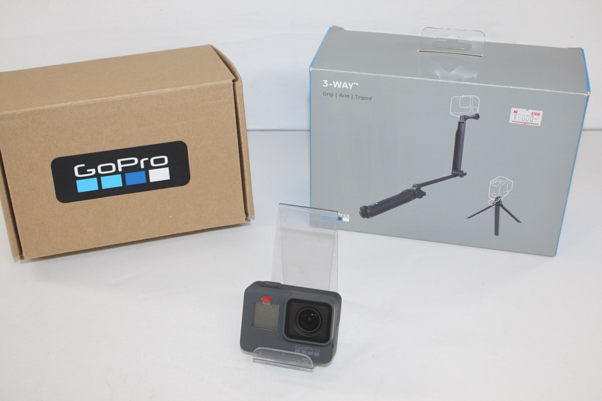 GoPro ゴープロ HERO HERO5 BLACK ブラック アクションカメラ グリップアーム 合計 2点 セット 初期化済 箱有 [10C-25-028-1]