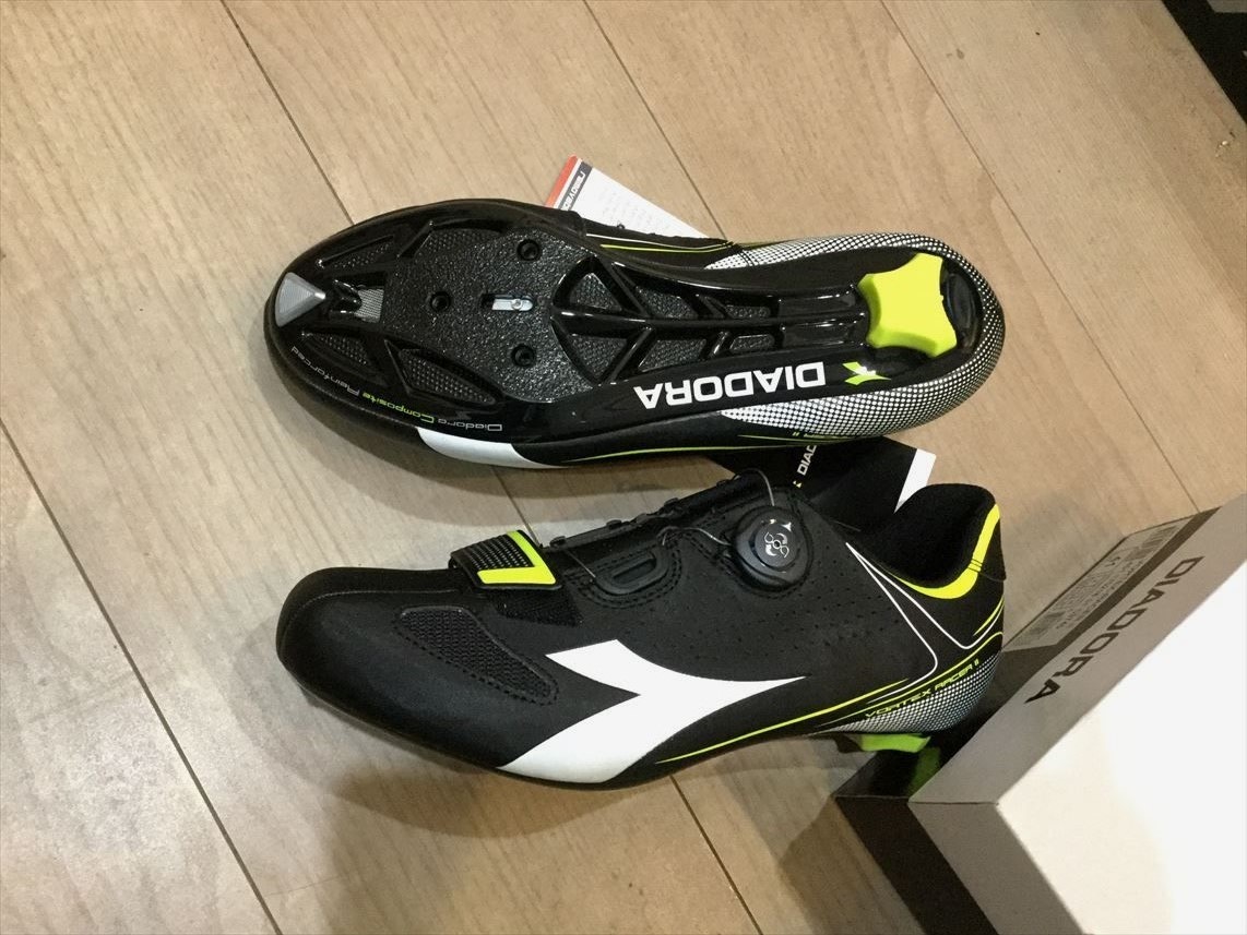 定番人気，セール 破格 DIADORA VORTEX-RACER Ⅱ ロード 黒 41 26.0cm 超軽量 BOAクロージャー採用(26cm～)｜売買されたオークション情報、yahooの商品情報をアーカイブ公開 - オークファン 26cm～