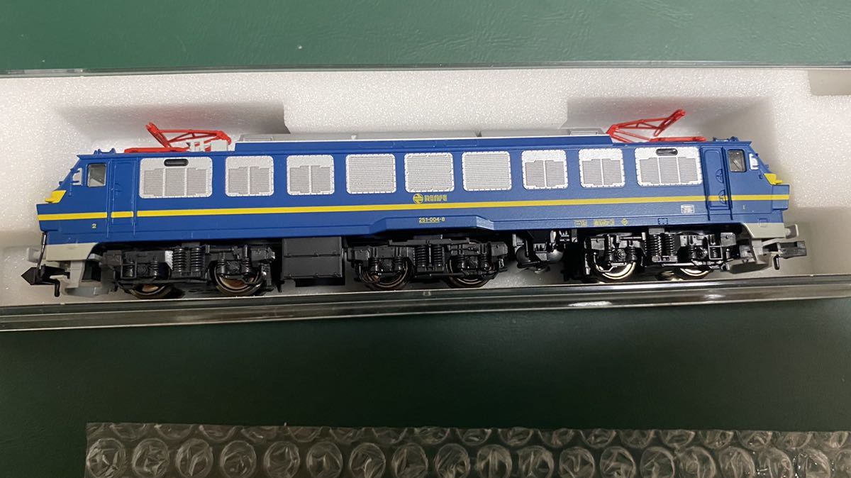 KATO RENFE 251-004-8 【公式通販】