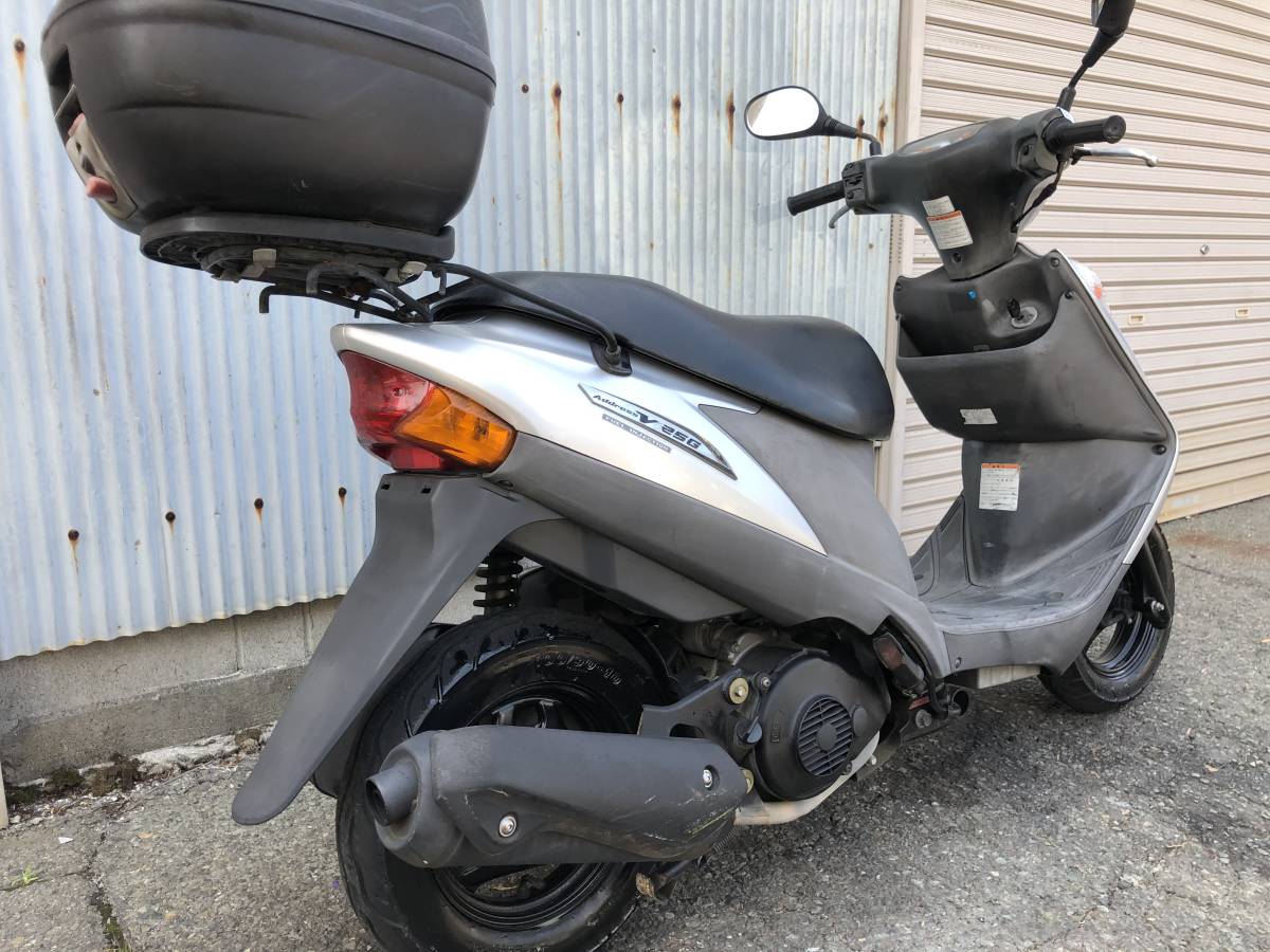 リアボックス アドレスV125G、書類、鍵付き アドレスv125 新型 