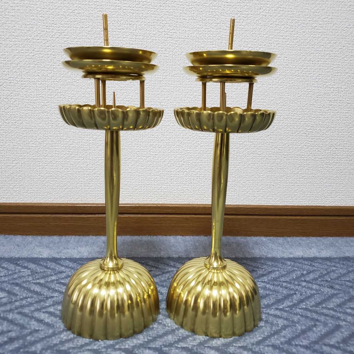 菊壇灯一対 灯芯押え付き 密教 法具 仏具 真言宗 寺院 蝋燭立 菊紋 壇 