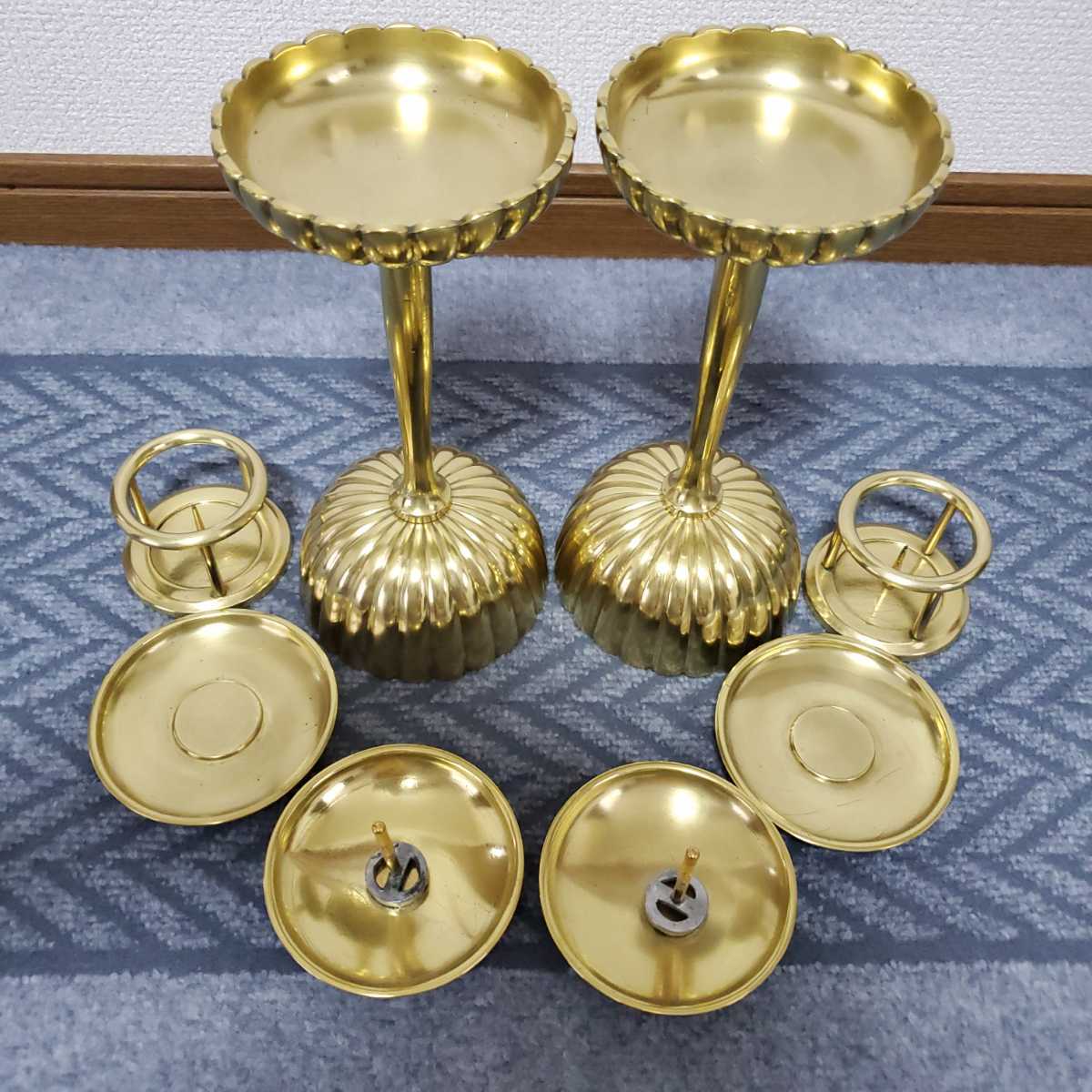 菊壇灯一対 灯芯押え付き 密教 法具 仏具 真言宗 寺院 蝋燭立 菊紋 壇 