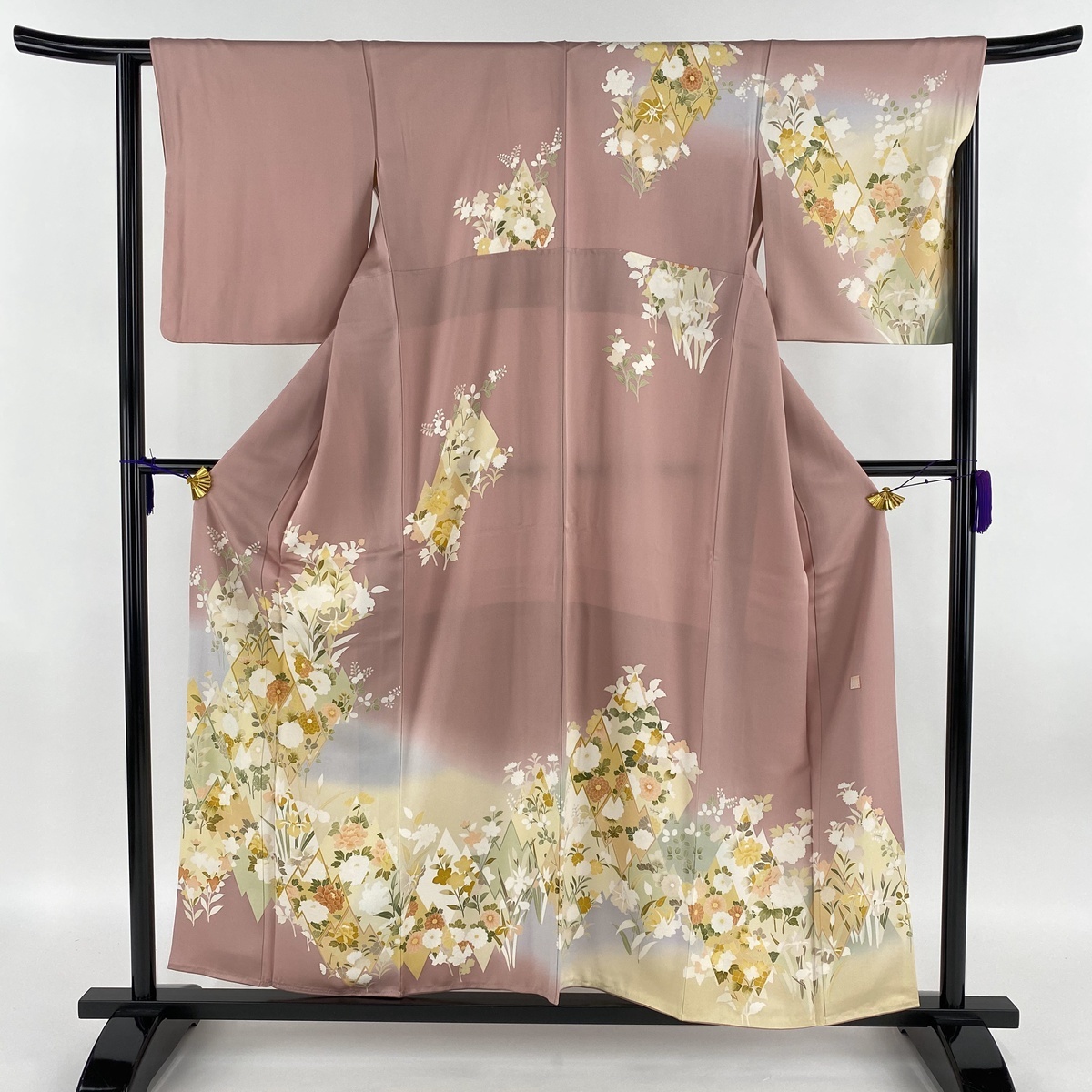 M 袷 草花 美品 松皮菱 刺繍 訪問着 付下げ 身丈164.5cm 裄丈66cm おしゃれ心うずうず.うづき・ざ・ばーげん！（仕立て | 金彩 裄丈64cm 身丈159.5cm 1AD1564000