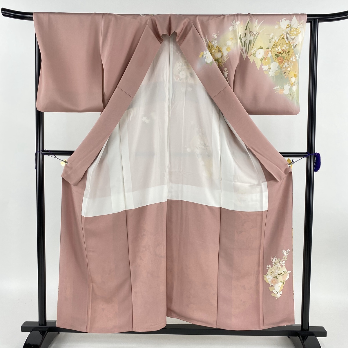 M 袷 草花 美品 松皮菱 刺繍 訪問着 付下げ 身丈164.5cm 裄丈66cm おしゃれ心うずうず.うづき・ざ・ばーげん！（仕立て | 金彩 裄丈64cm 身丈159.5cm 1AD1564000