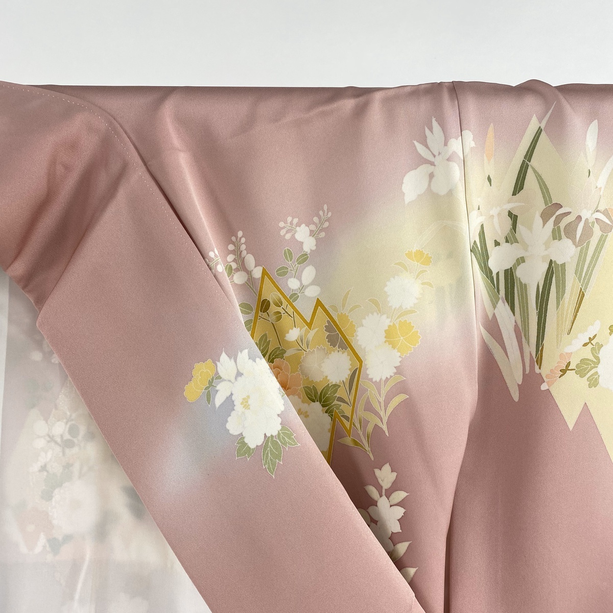 M 袷 草花 美品 松皮菱 刺繍 訪問着 付下げ 身丈164.5cm 裄丈66cm おしゃれ心うずうず.うづき・ざ・ばーげん！（仕立て | 金彩 裄丈64cm 身丈159.5cm 1AD1564000