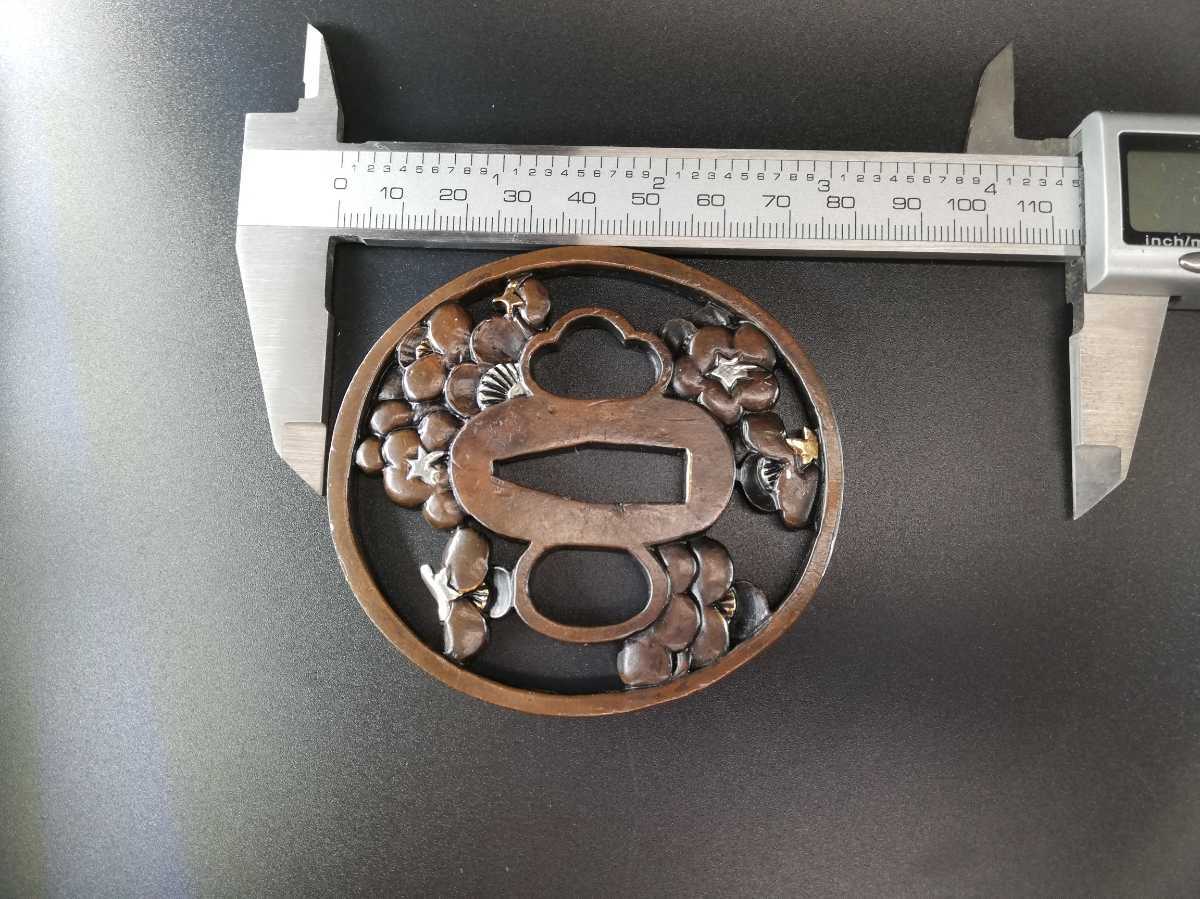 鍔 刀鍔 細工 日本刀装具 つば 銅地 金工 刀装具 唐草桜図 -
