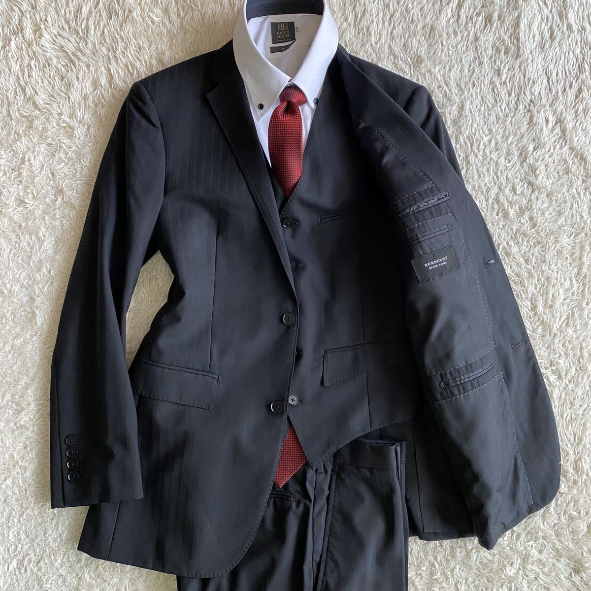 BURBERRY BLACK LABEL 裏地総柄 3ピース ブラック スーツ 高級3ピース】バーバリー ブラックレーベル 裏地『BURBERRY』ロゴ