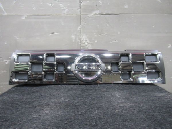 11258 Z12 キューブ 前期 フロントグリル メッキタイプ
