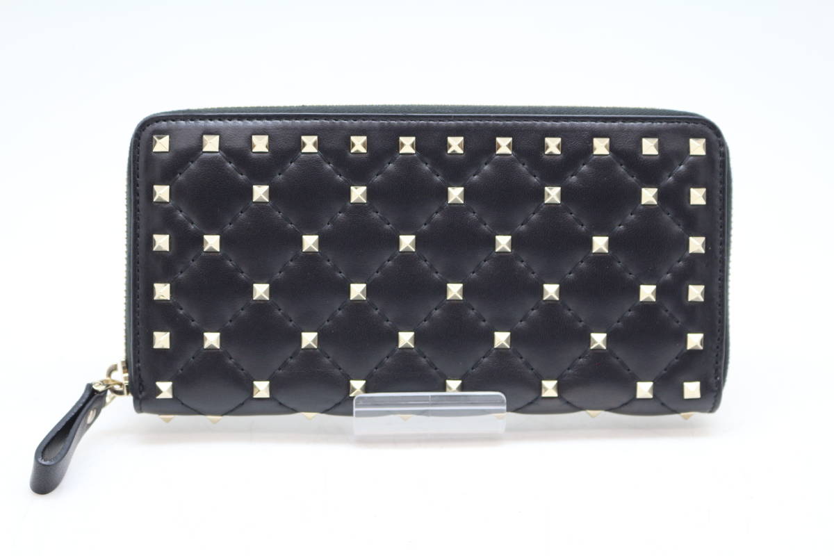 【1円～】【美品】 VALENTINO/バレンチノ MW0P0P00NAP ラウンドファスナー 長財布 ロックスタッズ ブラック レザー VALENTINO ヴァレンティノ「PINK トップス VALENTINO(ヴァレンティノ)の商品一覧 - ブランド通販のBUYMA