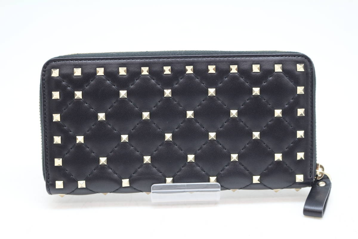 【1円～】【美品】 VALENTINO/バレンチノ MW0P0P00NAP ラウンドファスナー 長財布 ロックスタッズ ブラック レザー VALENTINO ヴァレンティノ「PINK トップス VALENTINO(ヴァレンティノ)の商品一覧 - ブランド通販のBUYMA