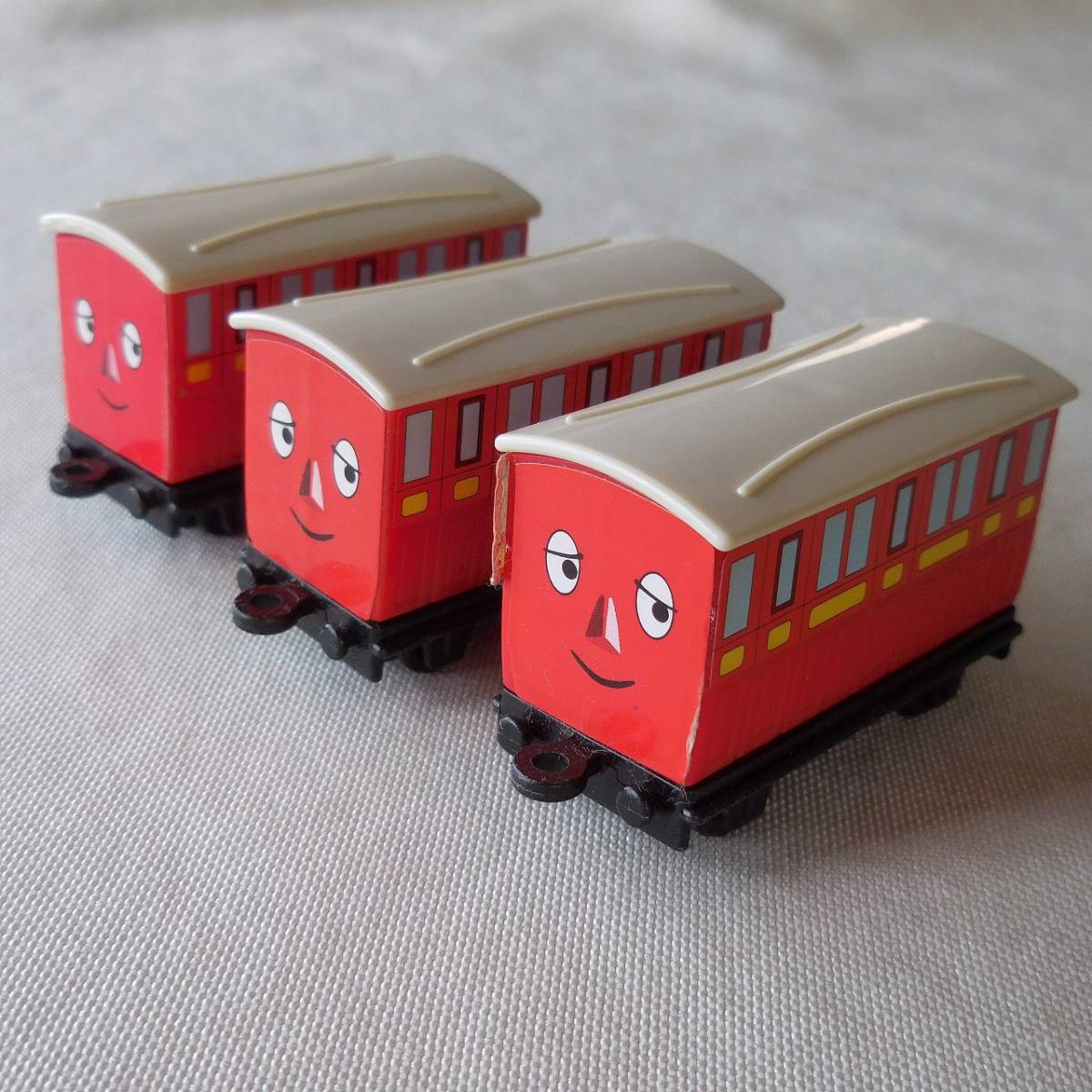 ◇中古◇新トーマスとなかまたち◇パート8◇赤色◇客車◇食玩 