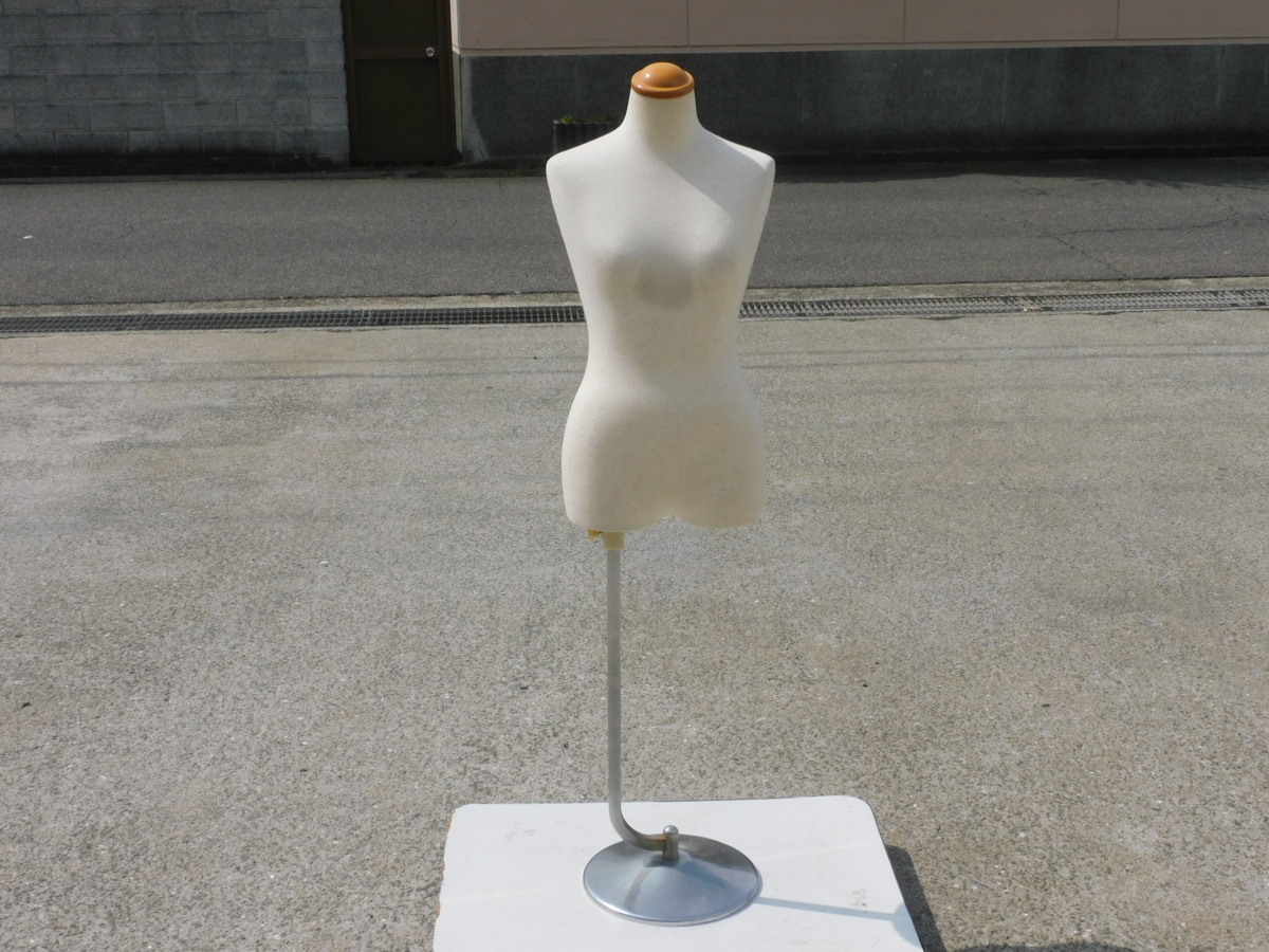 C】大人の女性トルソー マネキン 支柱付き 上半身 服のアレンジ 中古 