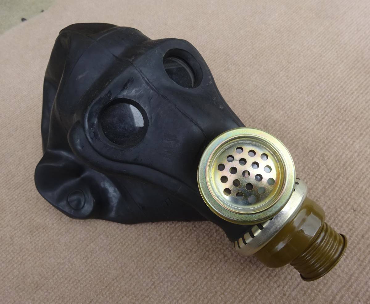 旧ソビエト連邦軍・ガスマスク（収納カバン付き、未使用？　ソ連共産圏東側毒ガスモスクワ東部戦線軍服軍帽キーチェリルパシカ帝政ロシア軍_3