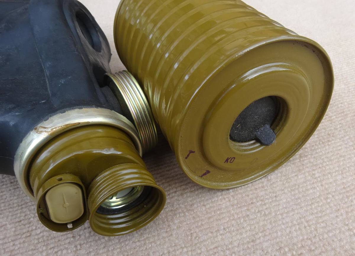 旧ソビエト連邦軍・ガスマスク（収納カバン付き、未使用？　ソ連共産圏東側毒ガスモスクワ東部戦線軍服軍帽キーチェリルパシカ帝政ロシア軍_4