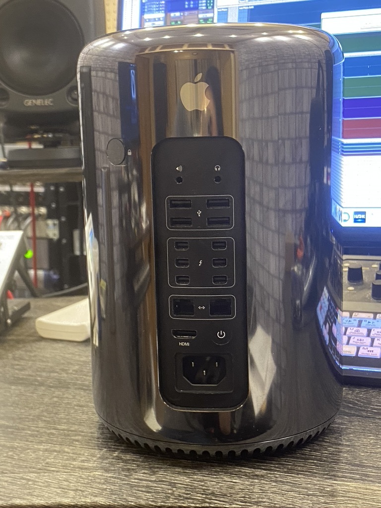 Mac Pro (Late 2013) 12Core 2.7GHz SSD 256GB RAM 64GB 動作品