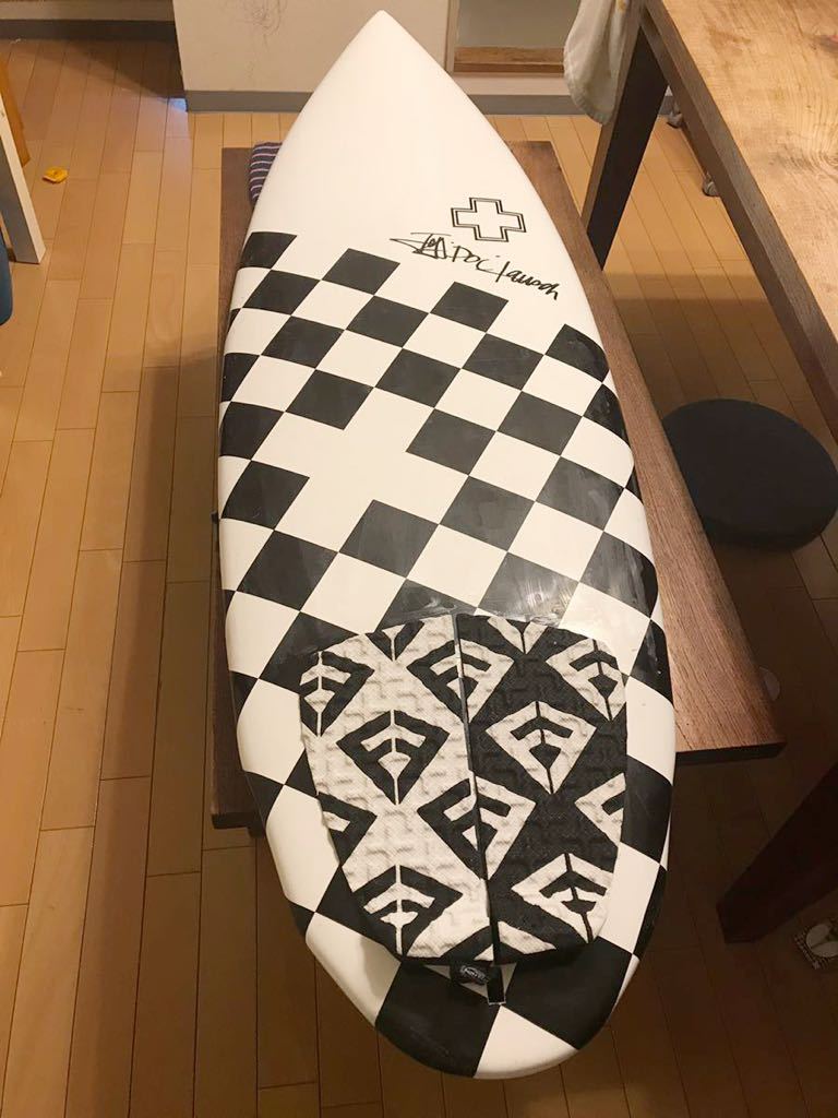超激得，品質保証 格安 品 DOC NEW TOY 5'8 フューチャークアッド使用 タフライトEPS素材(5.8フィート～)｜売買されたオークション情報、yahooの商品情報をアーカイブ公開 - オークファン ショートボード
