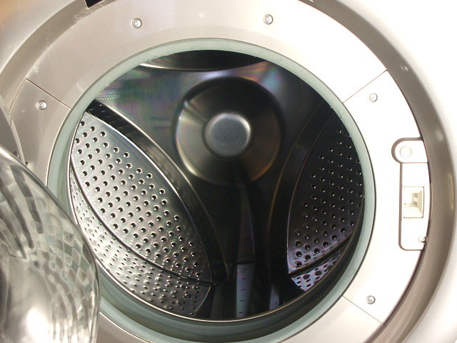 SHARP ES-S70-WL 2015年製 ドラム式洗濯機 シャープ、マンションサイズ