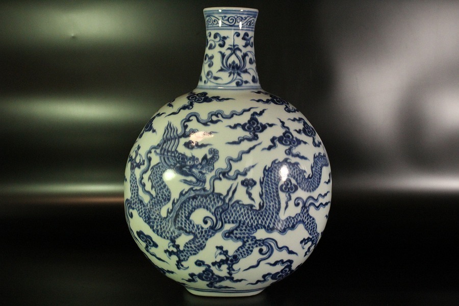 価格セール 【金閣】中国美術 青花 霊芝雲龍紋 瓶 高31cm 大明宣徳年製