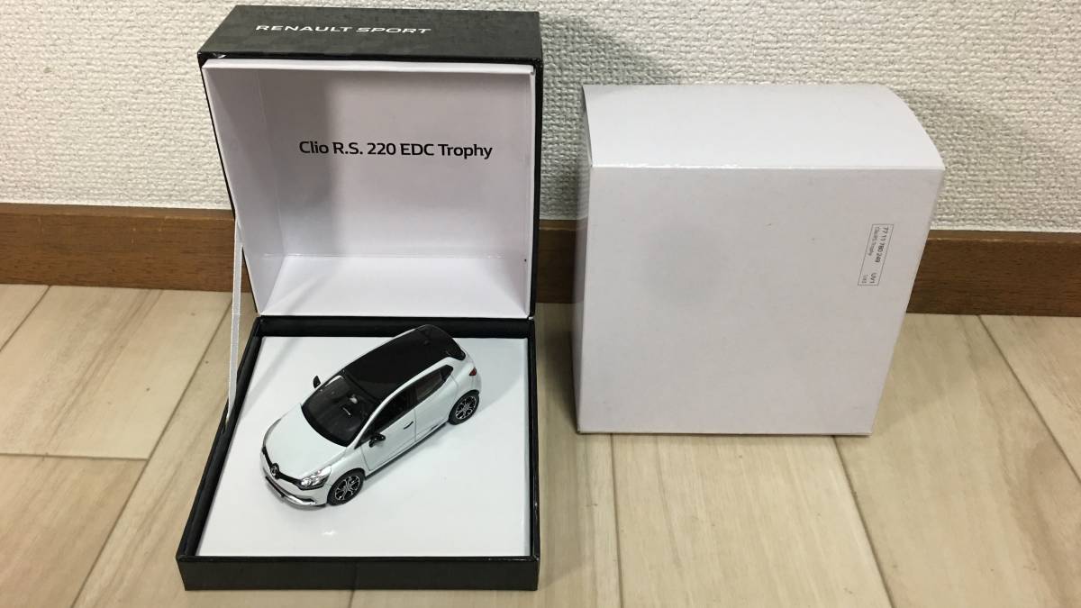 【モデルカー】RENAULT(ルノー) 1/43 Clio RS Trophy (ルーテシアRSトロフィー) モデルカー