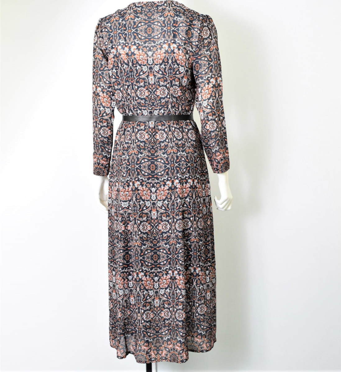 1340 m0478 Lounie ルーニィ 19 ベルト付き フォークロア柄ロングワンピース 36 黒茶系 ポーチおまけ ルーニィ 売買されたオークション情報 Yahooの商品情報をアーカイブ公開 オークファン Aucfan Com