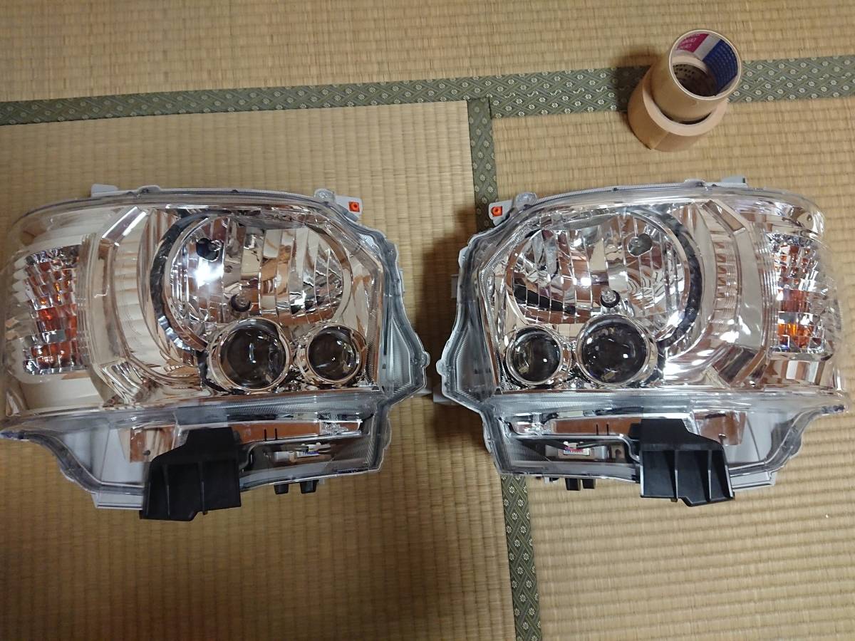 純正 ハイエース 200系 トヨタ 新車外し 美品 新車外しハイエース200系 