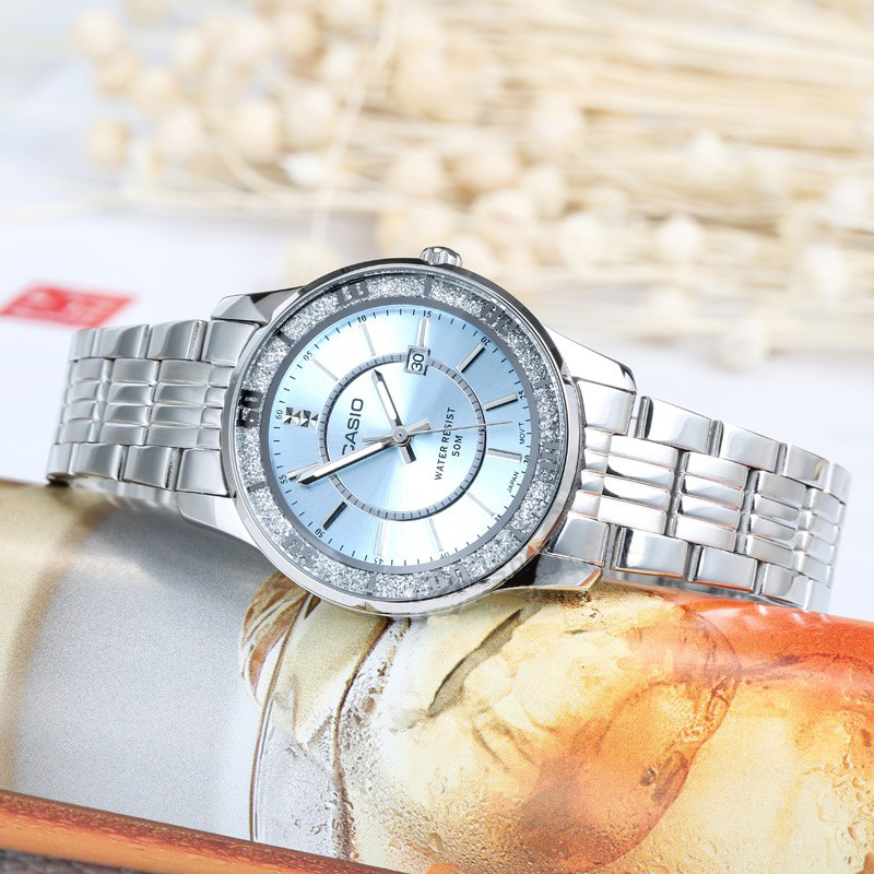 【1円】【正規品】【新入荷】カシオCASIOレディース女性用【日本未発売モデル】ダイヤモンドczベゼルライトブルー水色デザイン腕時計ギフト_1