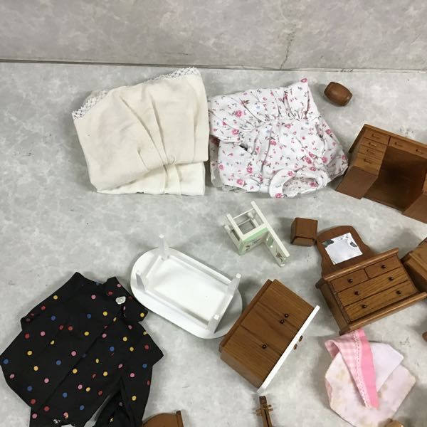 1円～ 訳あり ジャンク ドールハウス 家具 チェアー テーブル 2段ベッド バイオリン バスタブ パーツ 等_2