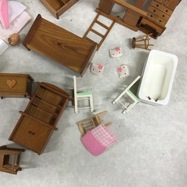 1円～ 訳あり ジャンク ドールハウス 家具 チェアー テーブル 2段ベッド バイオリン バスタブ パーツ 等_5