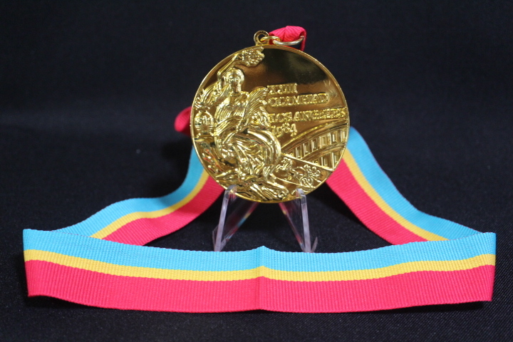 1984年 ロサンゼルスオリンピック 金メダル スタンド レプリカ 柔道 レスリング 優勝メダル オリンピック 売買されたオークション情報 Yahooの商品情報をアーカイブ公開 オークファン Aucfan Com