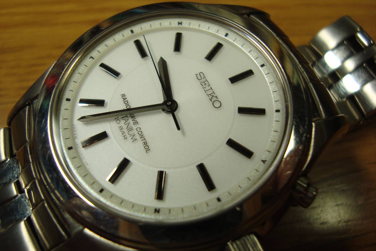 5B21-0AD0 SEIKO チタン セイコー 腕時計 ホワイト メンズ 電波 電池 
